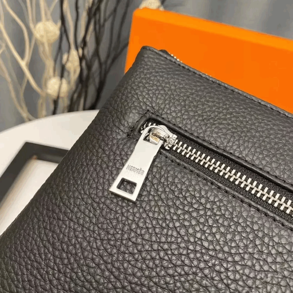【HERMES 公式旗艦店】エルメス クラッチバッグ 当日出荷 好評に付き再入荷！28*18*3CM - 画像 (9)