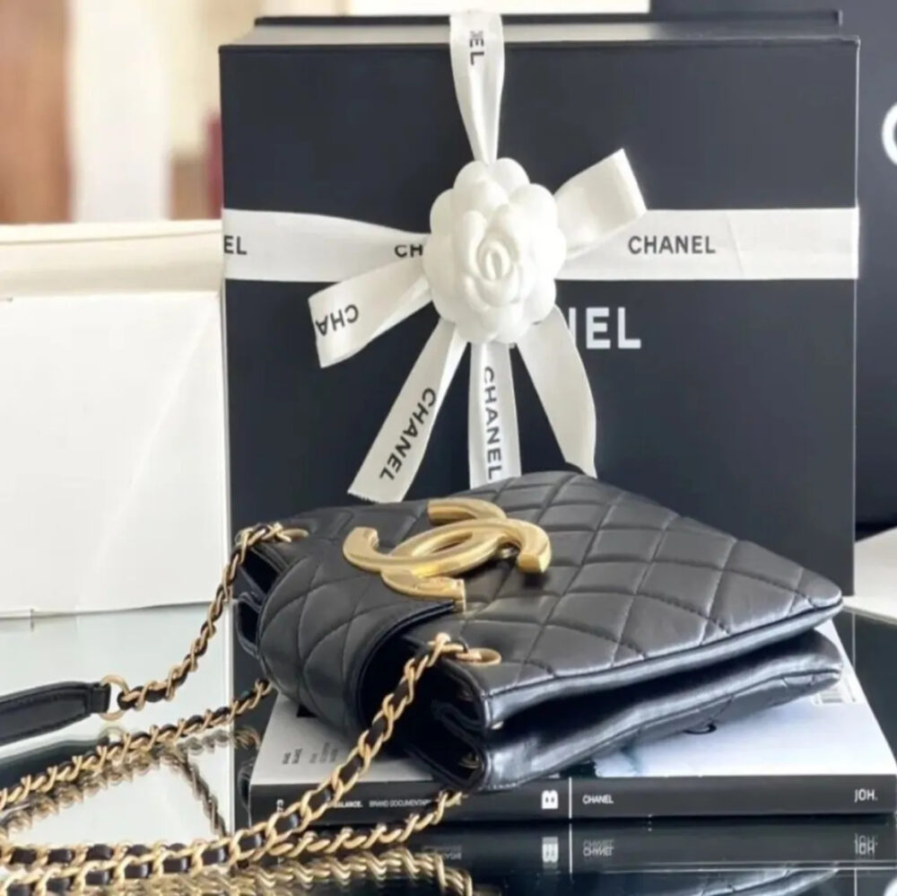 【大きめのロゴが♡】CHANEL ショルダーバッグ 24C - 画像 (5)