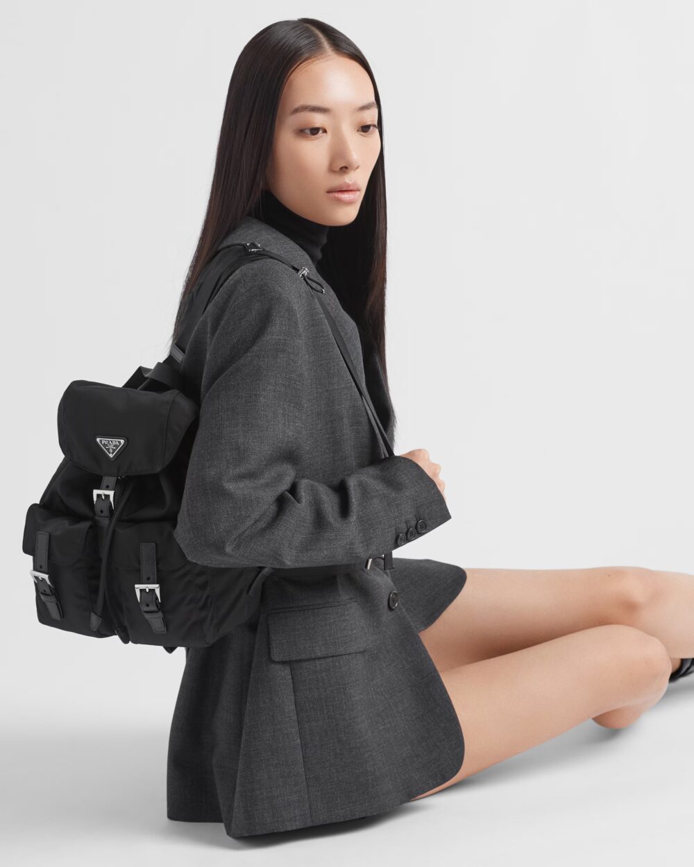 プラダ prada スモール Re-Nylon バックパック ブラック/サンドベージュレディース