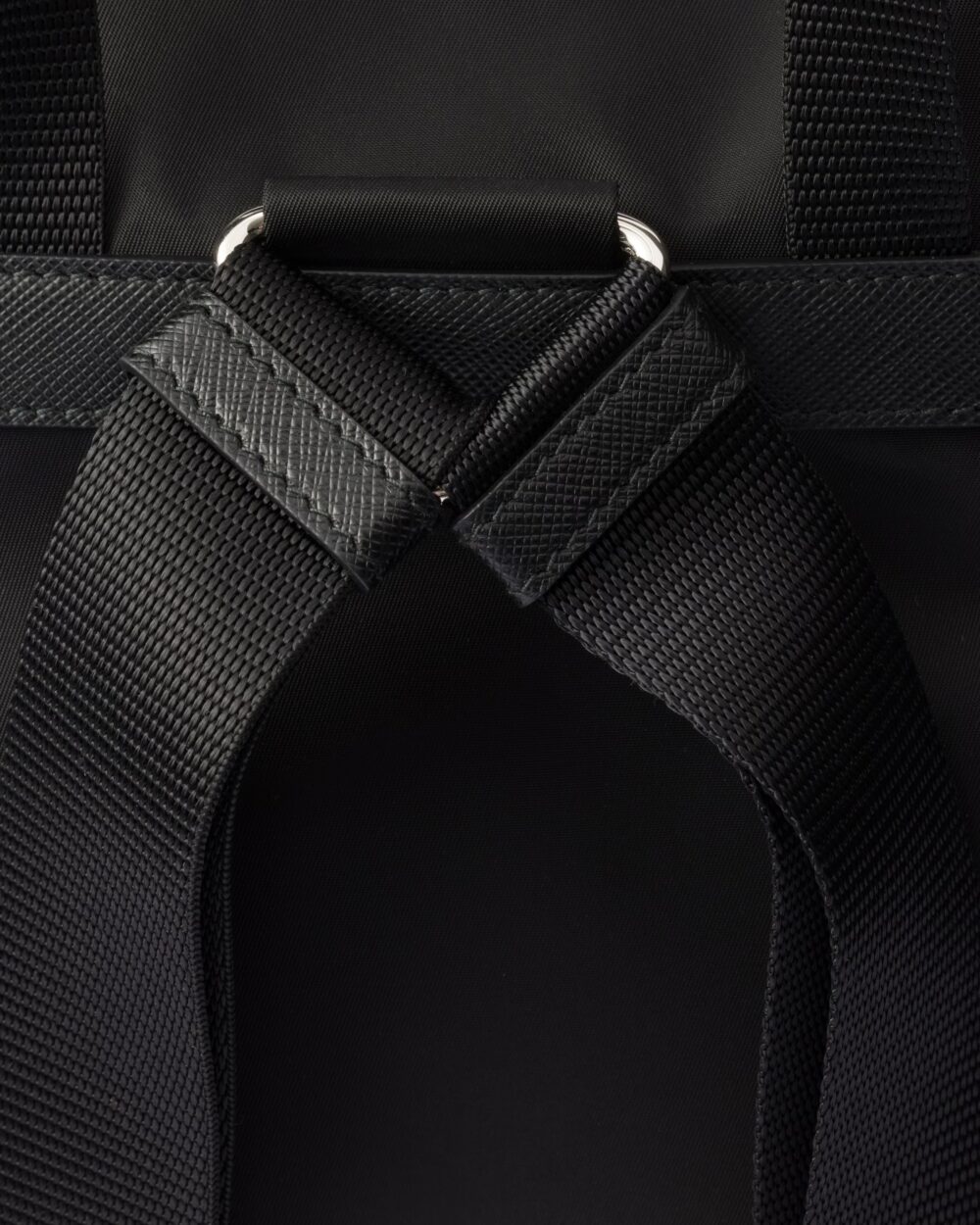 ポーチ付 ミディアム Re-Nylon バックパック 黒/サンドベージュ - 画像 (5)
